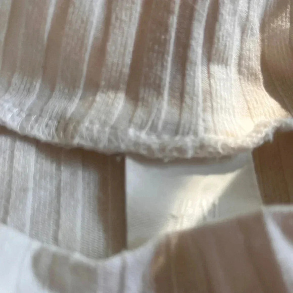 H&M White Ribbed Mock Neck Long Sleeve Top | Size M 👕✨ Minimalist Classic - Picture 4 of 4